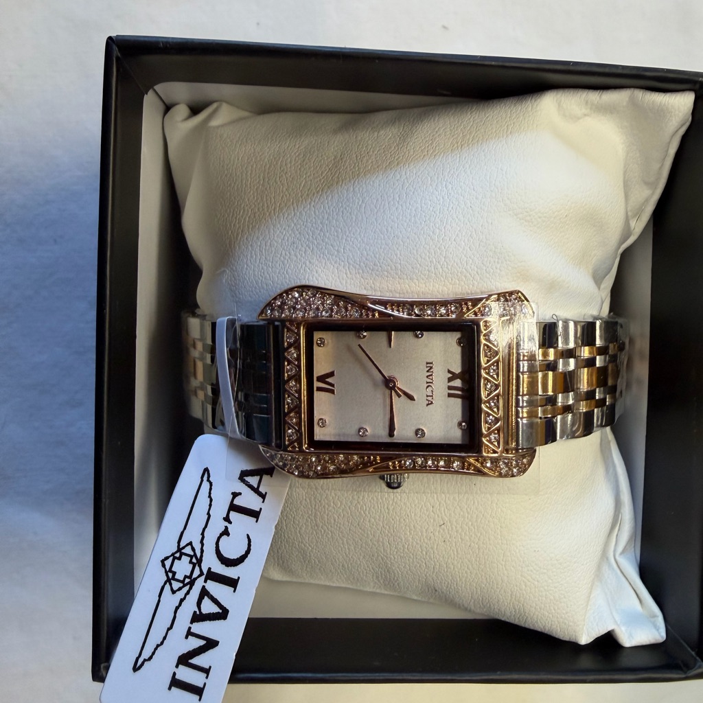 Invicta Gold And Silver Watch With Sparkling Accents Invicta Gold And Silver Watch With Sparkling Accents